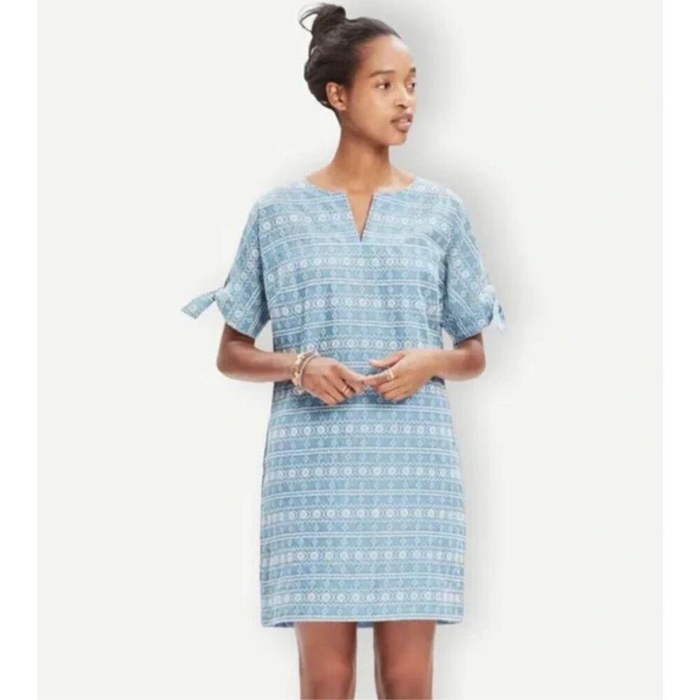 Madewellā Women's Blue White Pattern Short Sleeve Tie Cuff Dress